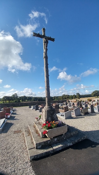 Croix cimetière Glomel