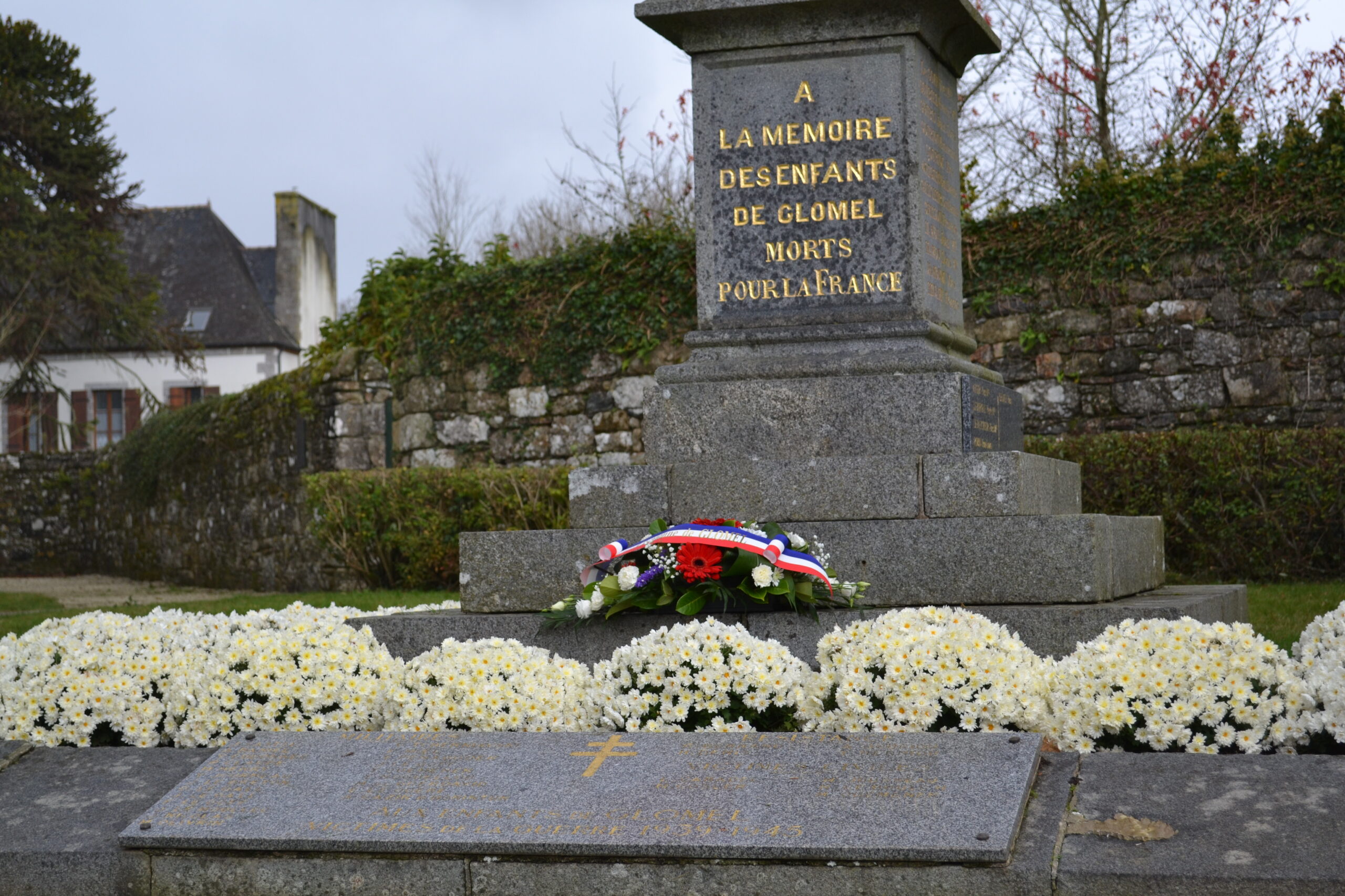 Monument aux morts Glomel